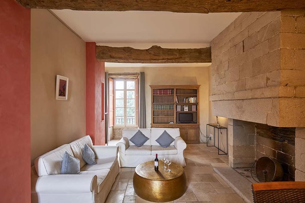 Gite Le Logis - Manoir Le Plessix Madeuc Corseul Экстерьер фото